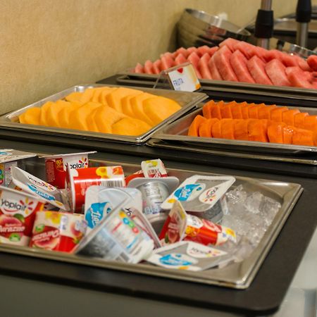 Holiday Inn Express Saltillo Zona Aeropuerto By Ihg מראה חיצוני תמונה