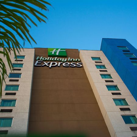 Holiday Inn Express Saltillo Zona Aeropuerto By Ihg מראה חיצוני תמונה