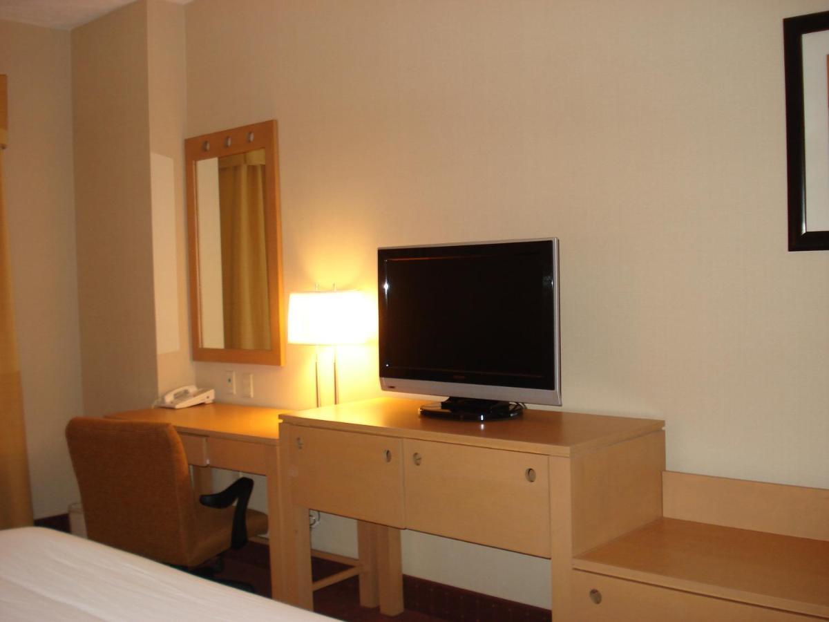 Holiday Inn Express Saltillo Zona Aeropuerto By Ihg מראה חיצוני תמונה