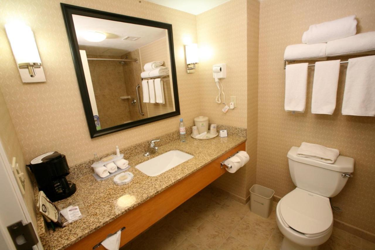 Holiday Inn Express Saltillo Zona Aeropuerto By Ihg מראה חיצוני תמונה