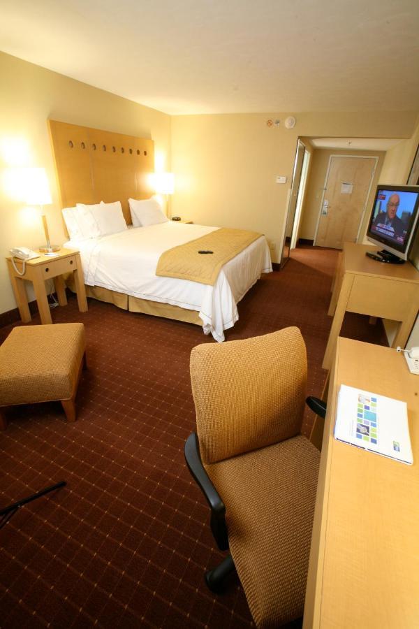 Holiday Inn Express Saltillo Zona Aeropuerto By Ihg מראה חיצוני תמונה