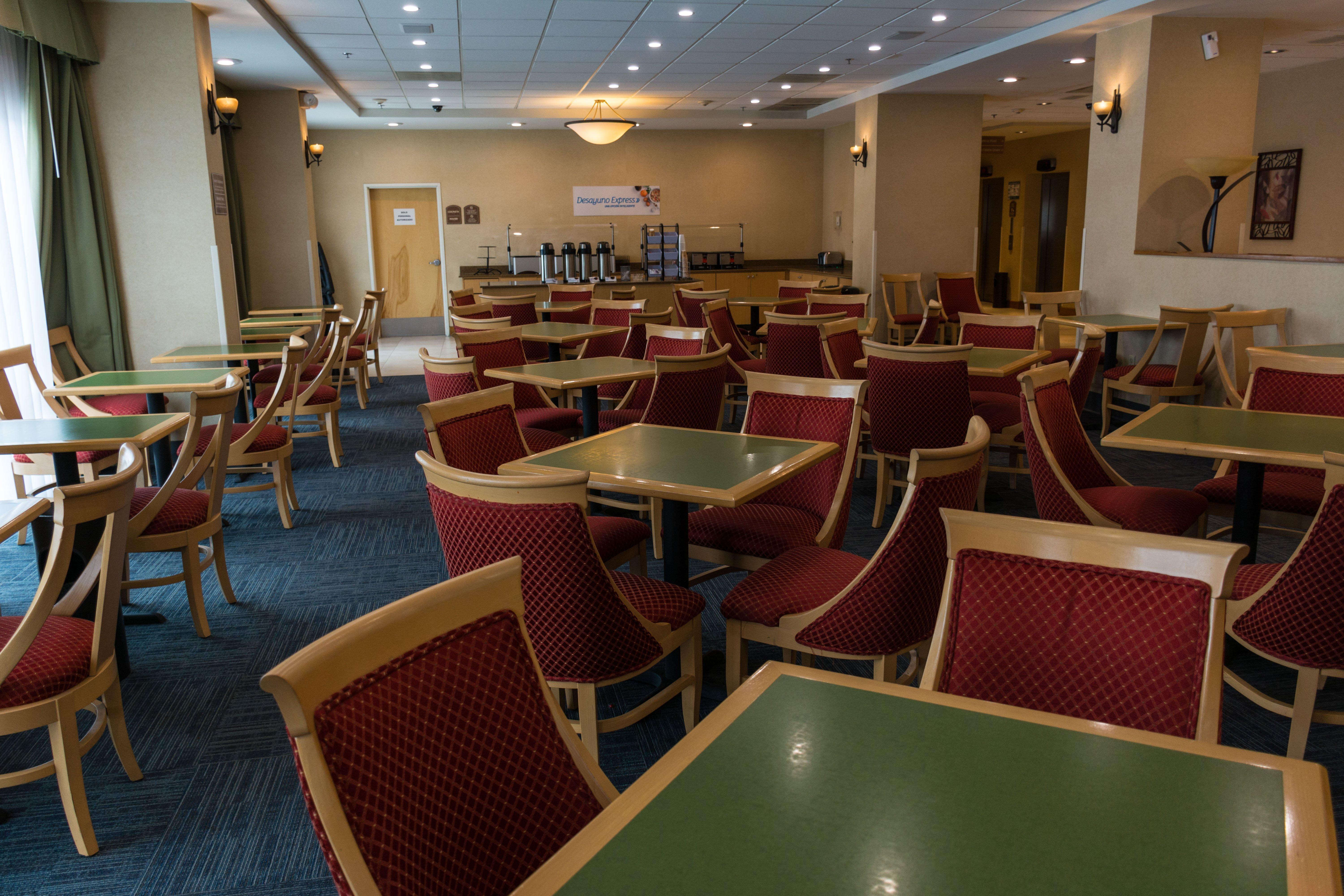 Holiday Inn Express Saltillo Zona Aeropuerto By Ihg מראה חיצוני תמונה