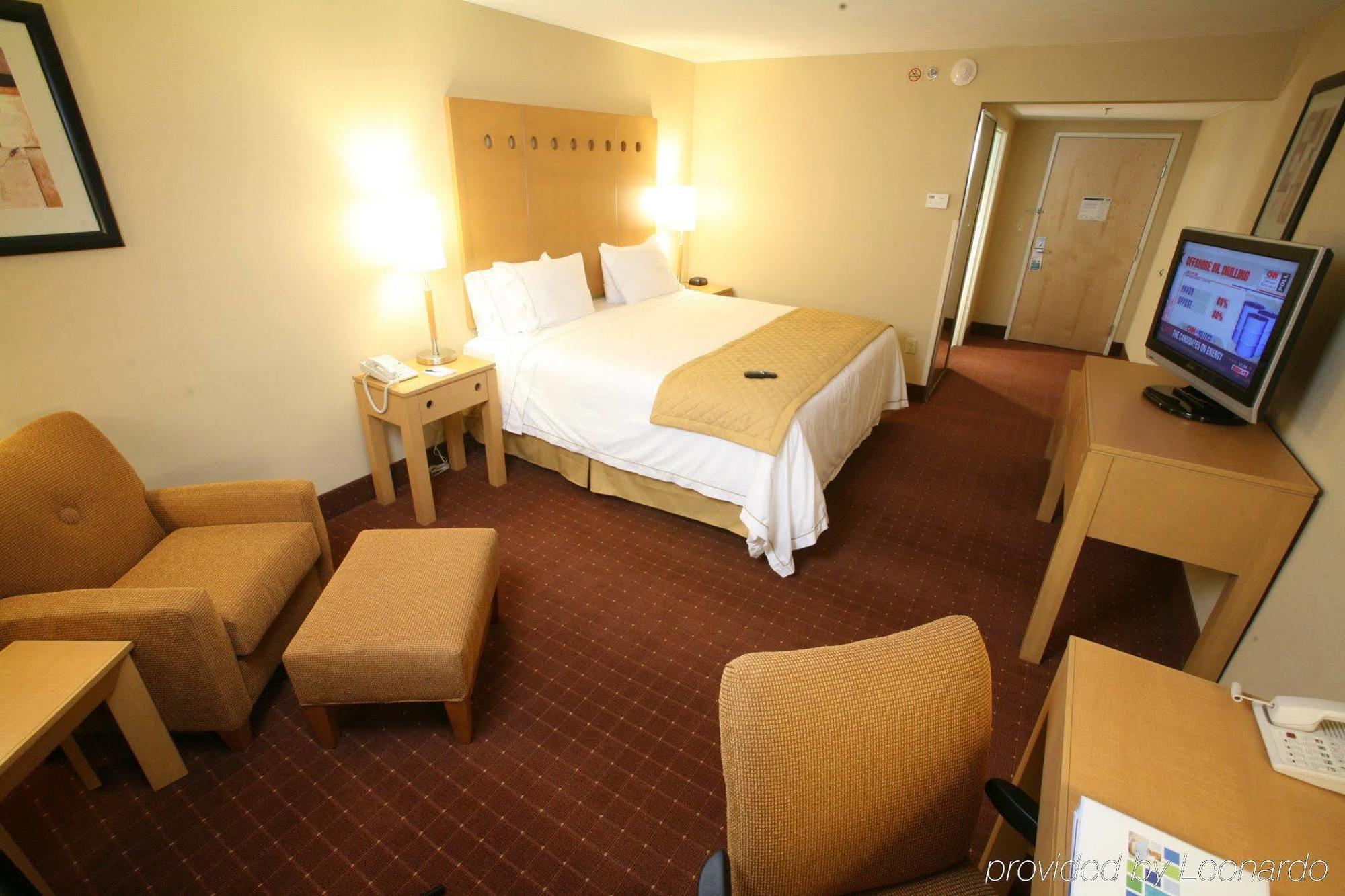 Holiday Inn Express Saltillo Zona Aeropuerto By Ihg מראה חיצוני תמונה